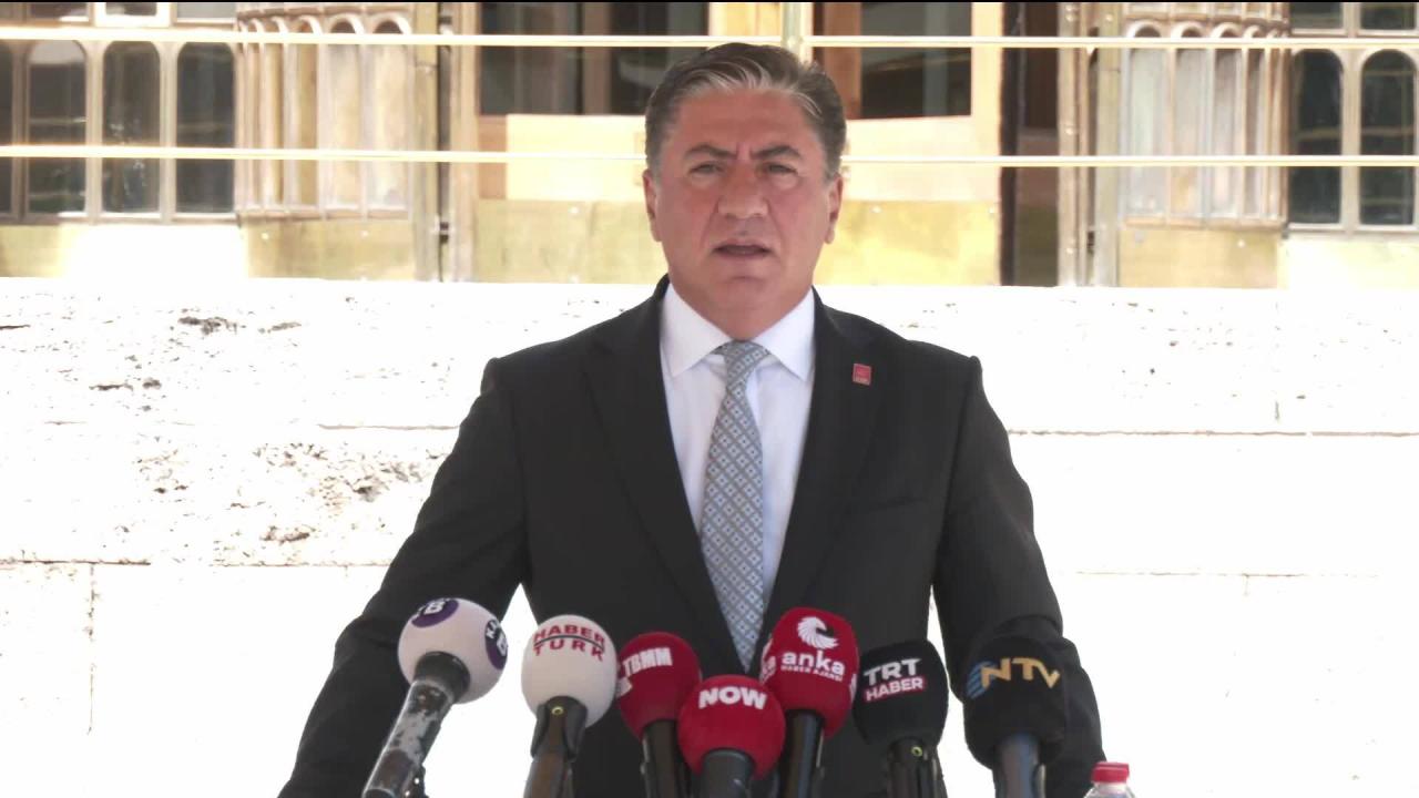 Murat Emir'den 'Kayyum' Tepkisi: Saraydan Cesaret Alıyor, Sarayın CHP İçerisindeki Aparatları Bunlar