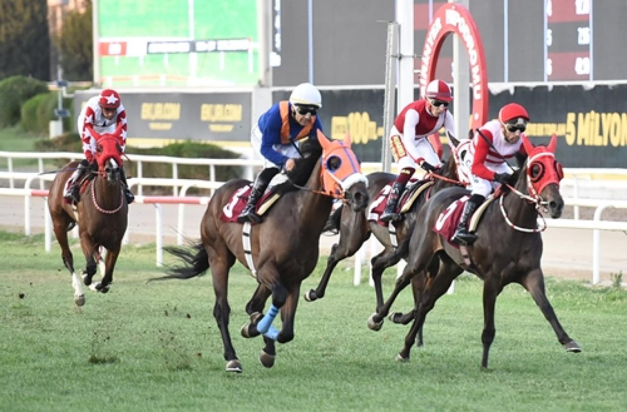 Hüseyin Özsakallı Koşusu’nda galibiyete Extensive ulaştı