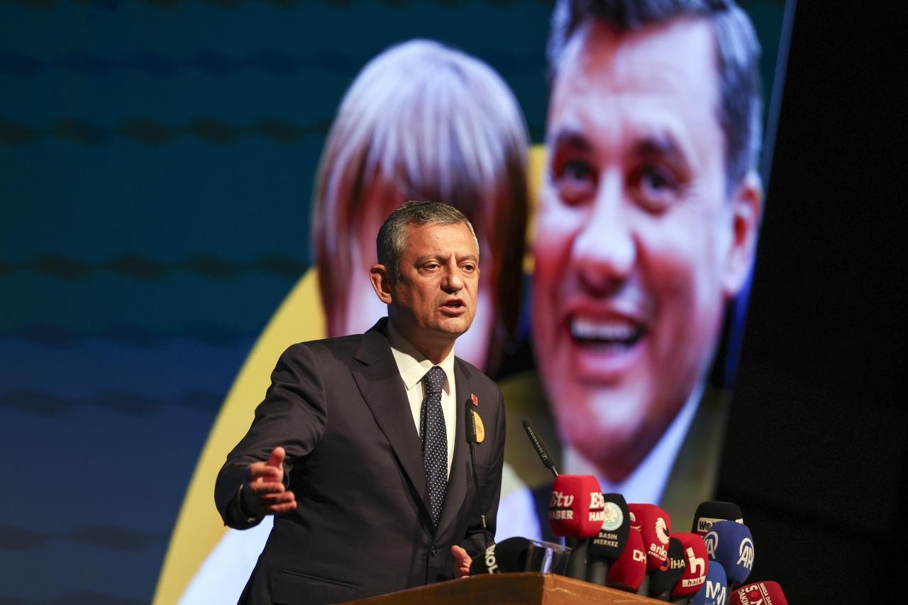 CHP Lideri Özgür Özel: “Ferdi Zeyrek Vakfı’na Sahip Çıkmak İyiliğe, Manisa’ya, Tüm Yoksul Çocuklara Sahip Çıkmaktır”