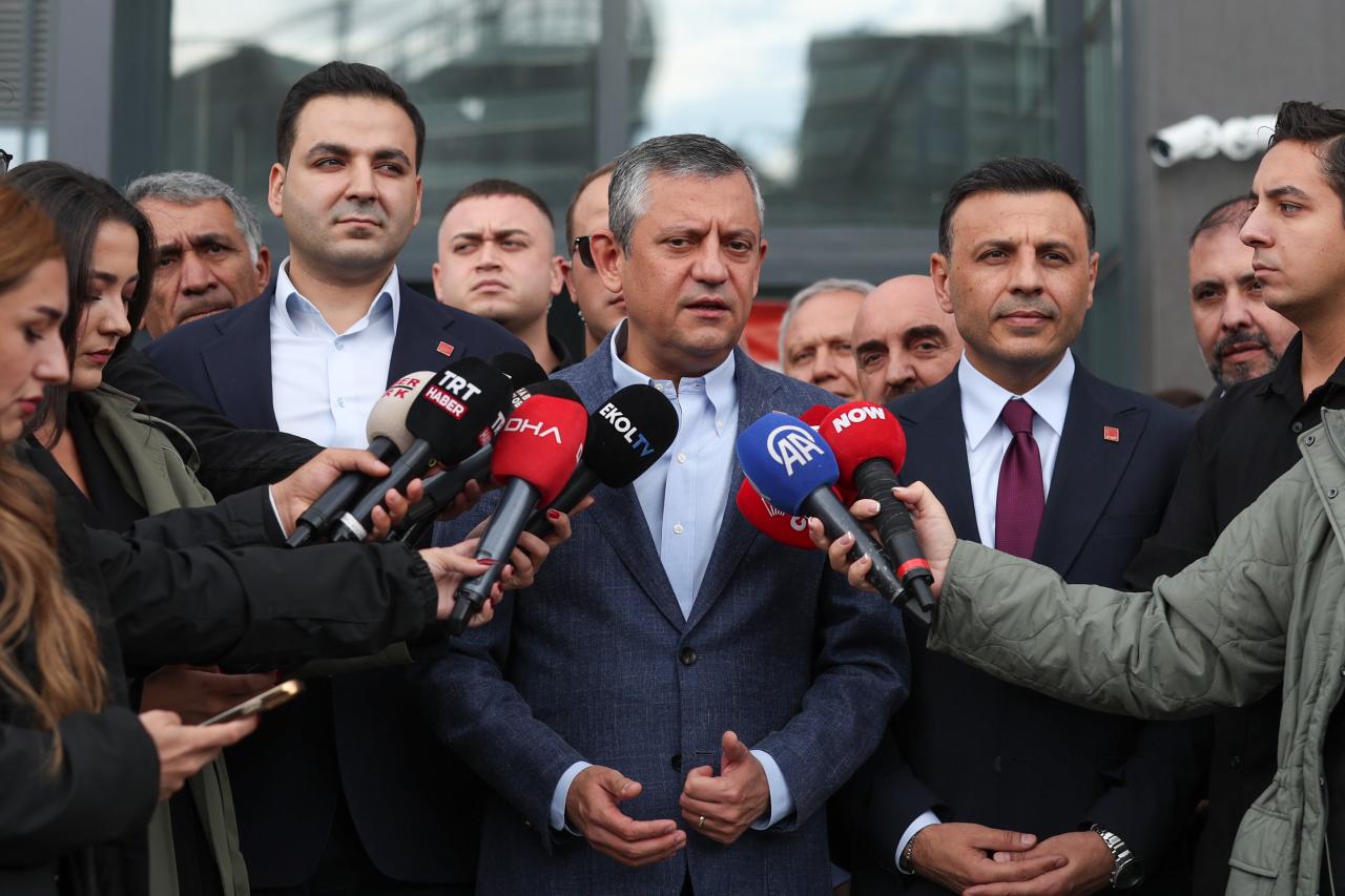 CHP Lideri Özgür Özel: “Trump’tan Meşruiyet Dilenenlere, Bizim Meclis Zemininde Meşruiyet Kazandırmamızı Kimse Beklemesin”