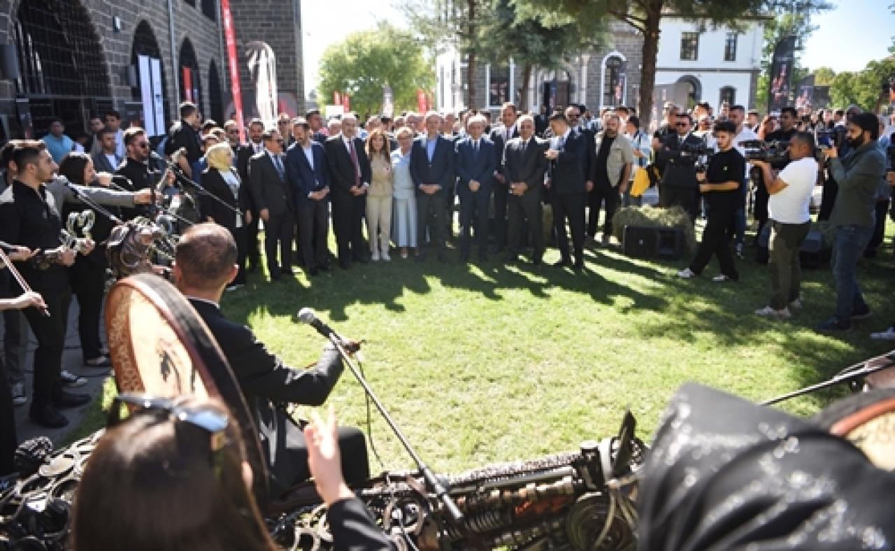 “At Nalından Umuda” sergimiz Diyarbakır Kültür Yolu Festivali’nde ziyarete açıldı