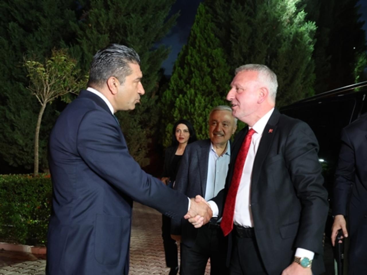 Cumhurbaşkanı Başdanışmanı Oktay Saral’dan Elazığ Hipodromu’na ziyaret