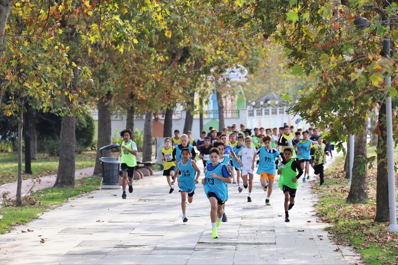 ÇOCUKLAR 29 EKİM İÇİN KOŞTU