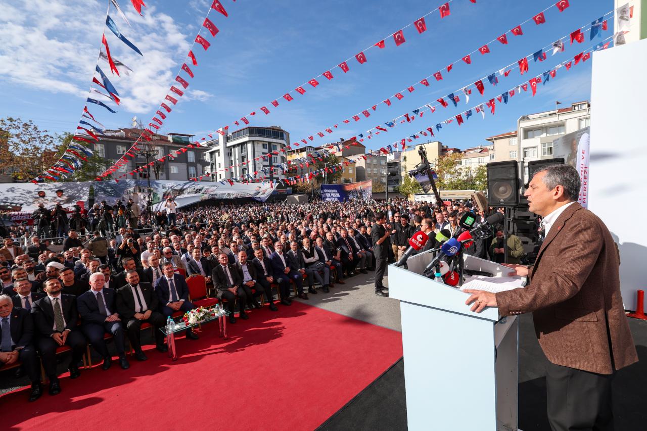 CHP Lideri Özgür Özel: “İyiliğin, Adaletin Yanında Olanlara Selam Olsun; Adaleti Arayanlara Selam Olsun”