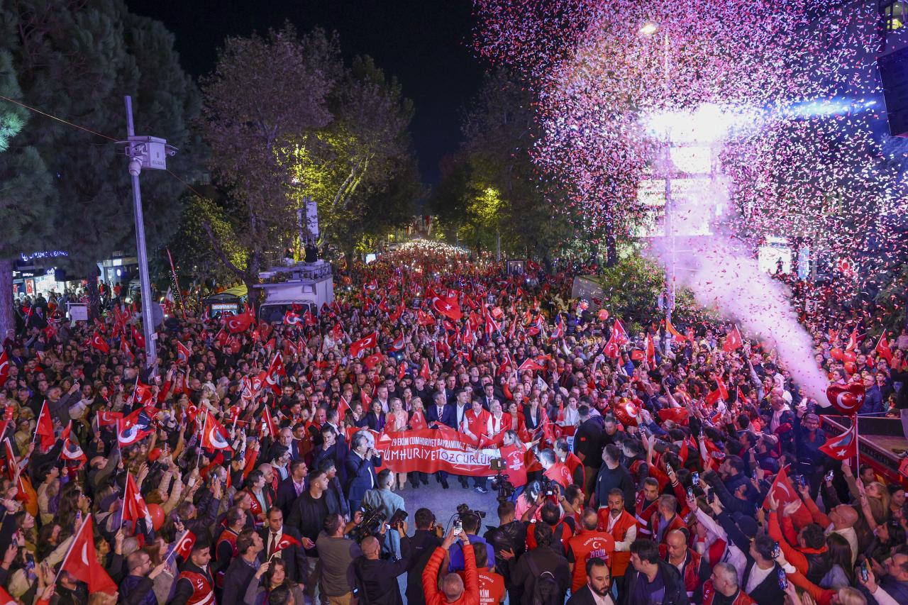 CHP Lideri Özgür Özel: “Herkesin Kardeşçe Yaşayacağı, Birlikte Başaracağı Yarınlar İçin İnançlıyız, Kararlıyız”