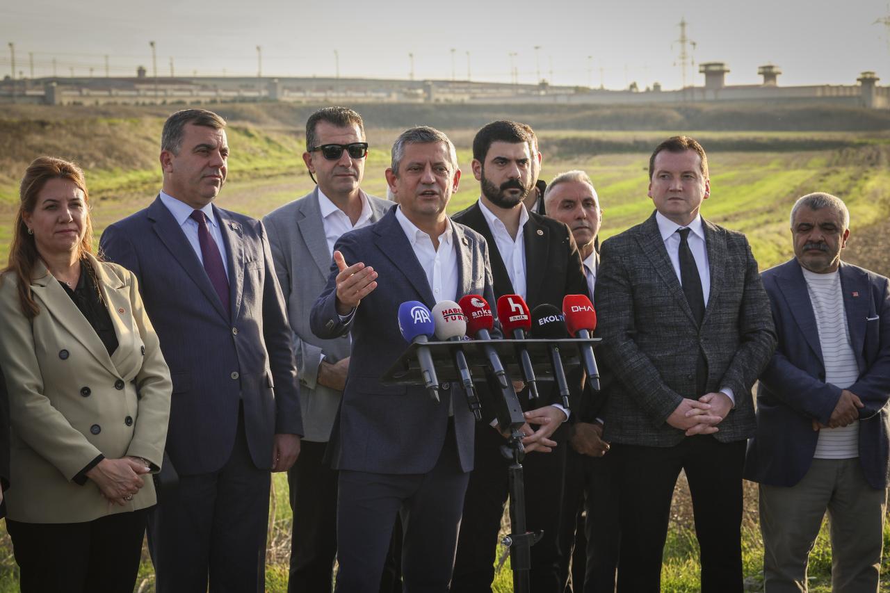 CHP Lideri Özgür Özel: “Osmanlı Tokadı Vuracaklarını Söyleyenlere, Millet Ekrem Başkan İçin Demokrasi Tokadını Vurdu”