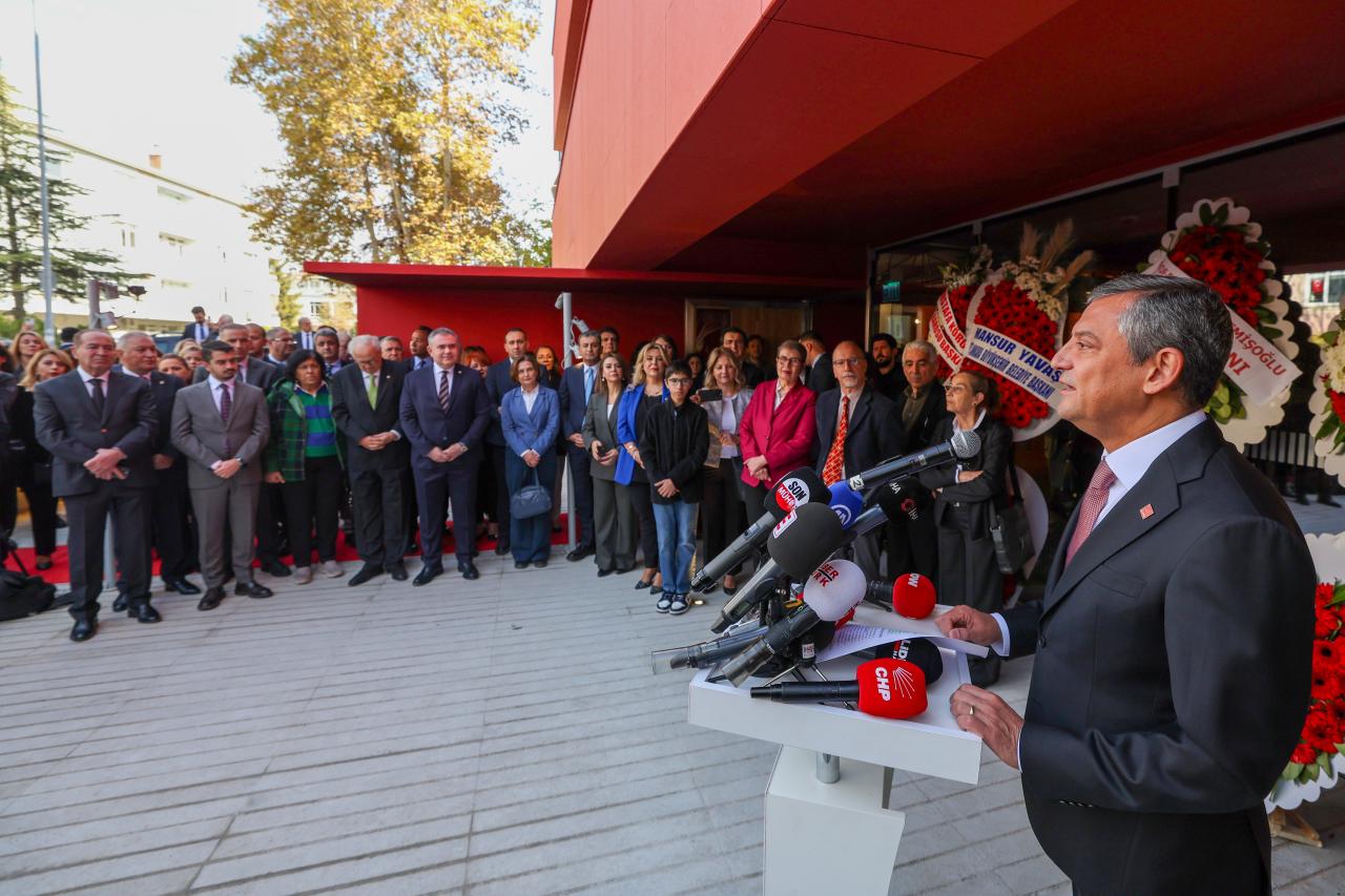 CHP Lideri Özgür Özel: “Kurumları Kurum Yapan Tarihlerine Sahip Çıkmaları, Müzecilik TEB’e Yakışan Bir İş Oldu”