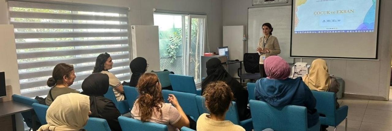 SARIYER’DE, İBB’DEN AİLELERE “ÇOCUKLARDA EKRAN BAĞIMLILIĞI” UYARISI