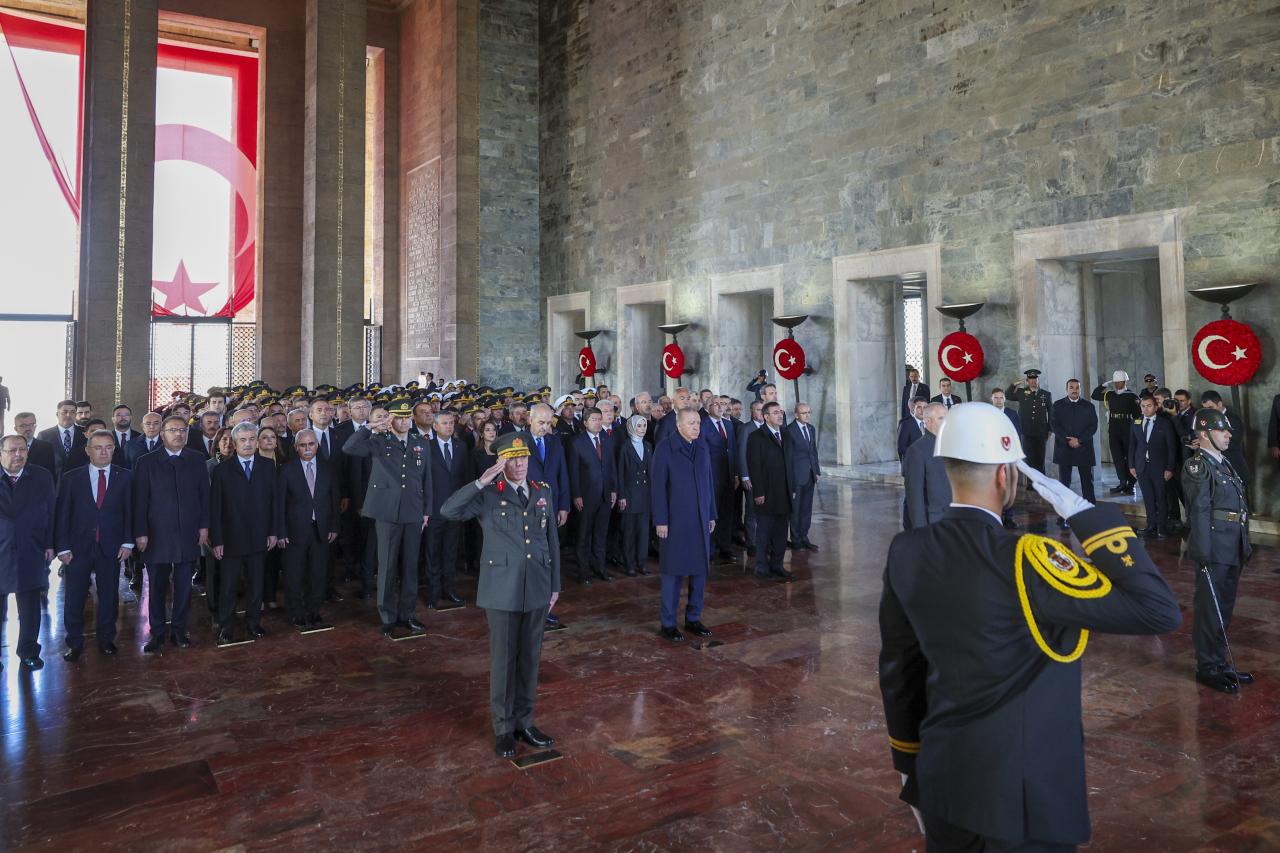CHP Genel Başkanı Özgür Özel, 10 Kasım Anıtkabir Resmî Törenine Katıldı