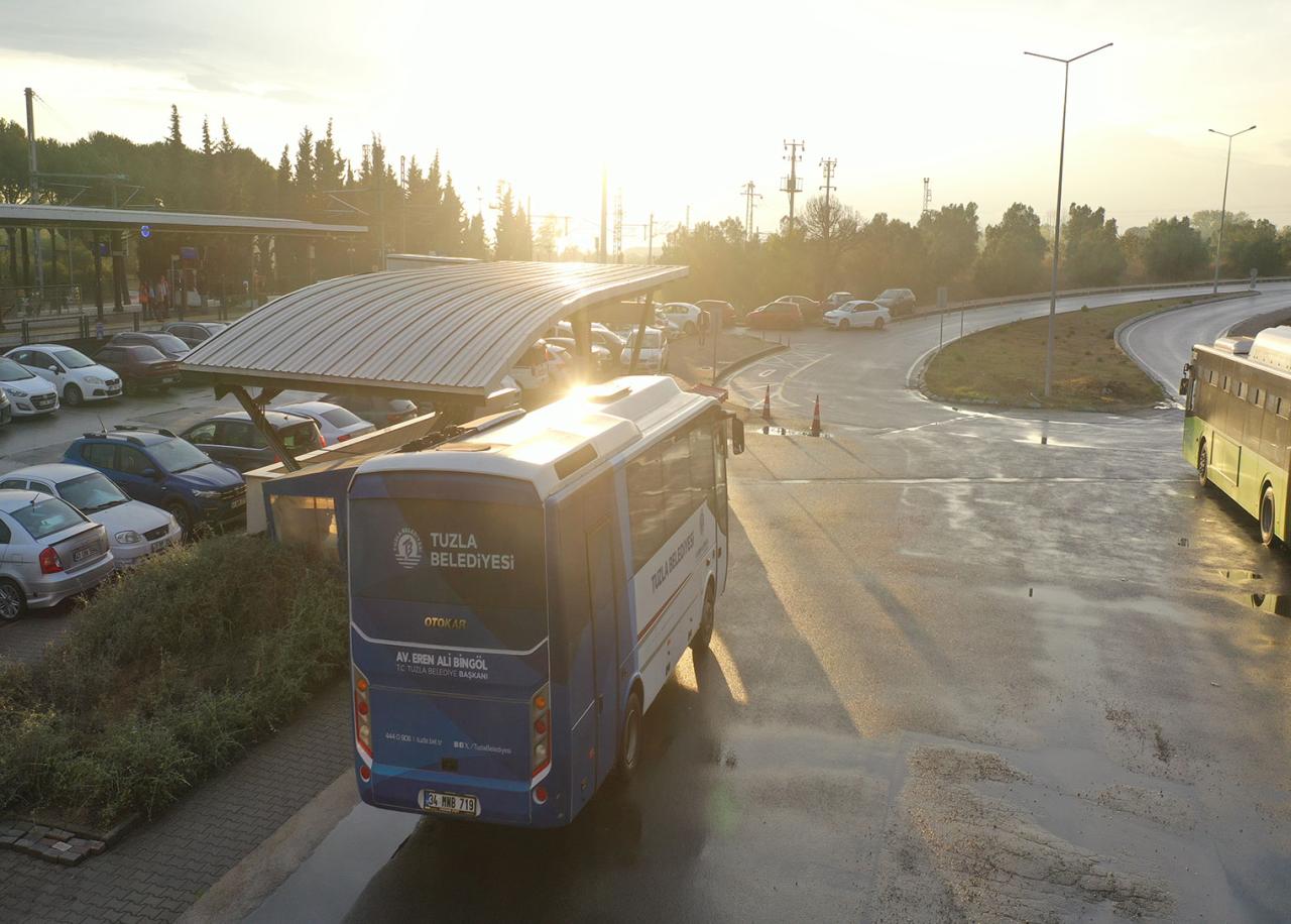 Tuzla Belediyesi’nin ücretsiz ring seferlerinden binlerce vatandaş faydalandı