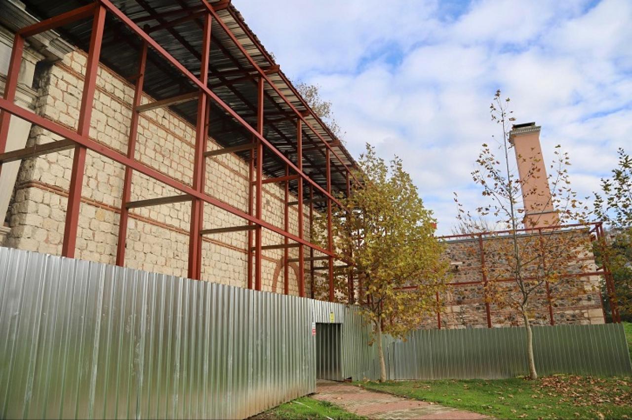 SADABAD SARAYI'NIN TARİHİ DOKUSU YENİDEN HAYAT BULUYOR