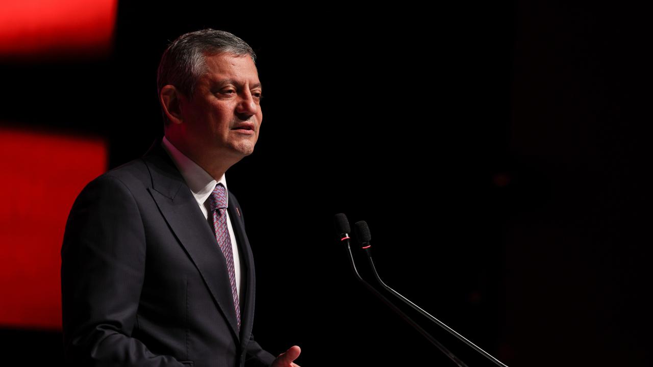 CHP Lideri Özgür Özel: “İktidara Geldiğimizde, Kadına Yönelik Şiddete Karşı Atılması Gereken Adımları Cesaretle Atacağız”