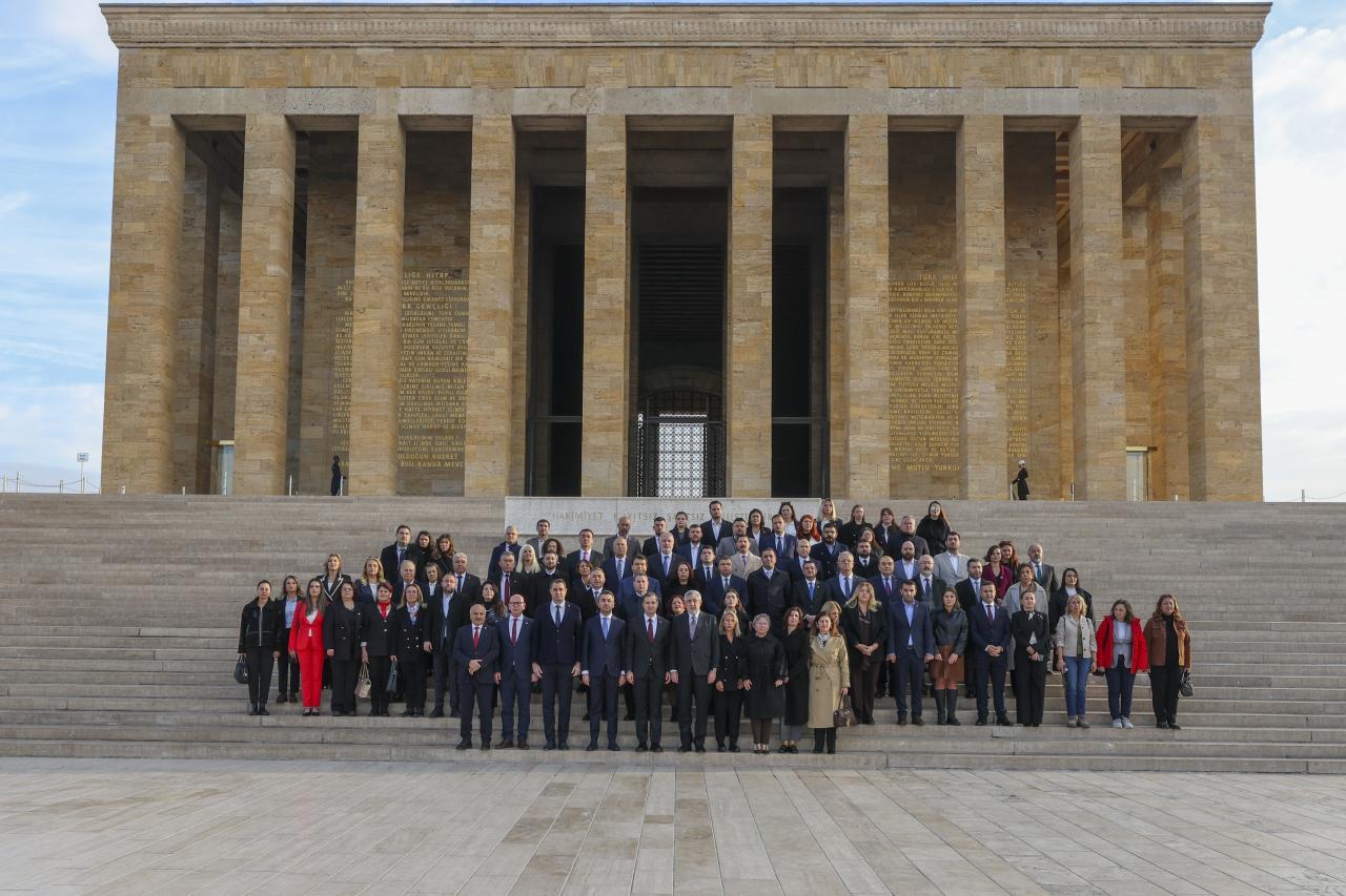Cumhuriyet Halk Partisi Heyeti Anıtkabir'de...