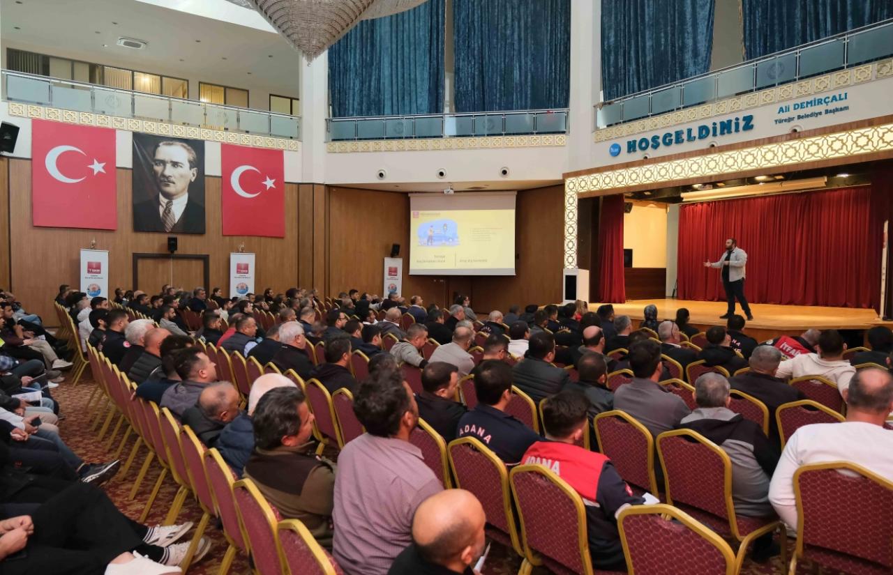 Adana Büyükşehir Belediyesi Personeline Güvenli Sürüş Teknikleri Eğitimi Verildi