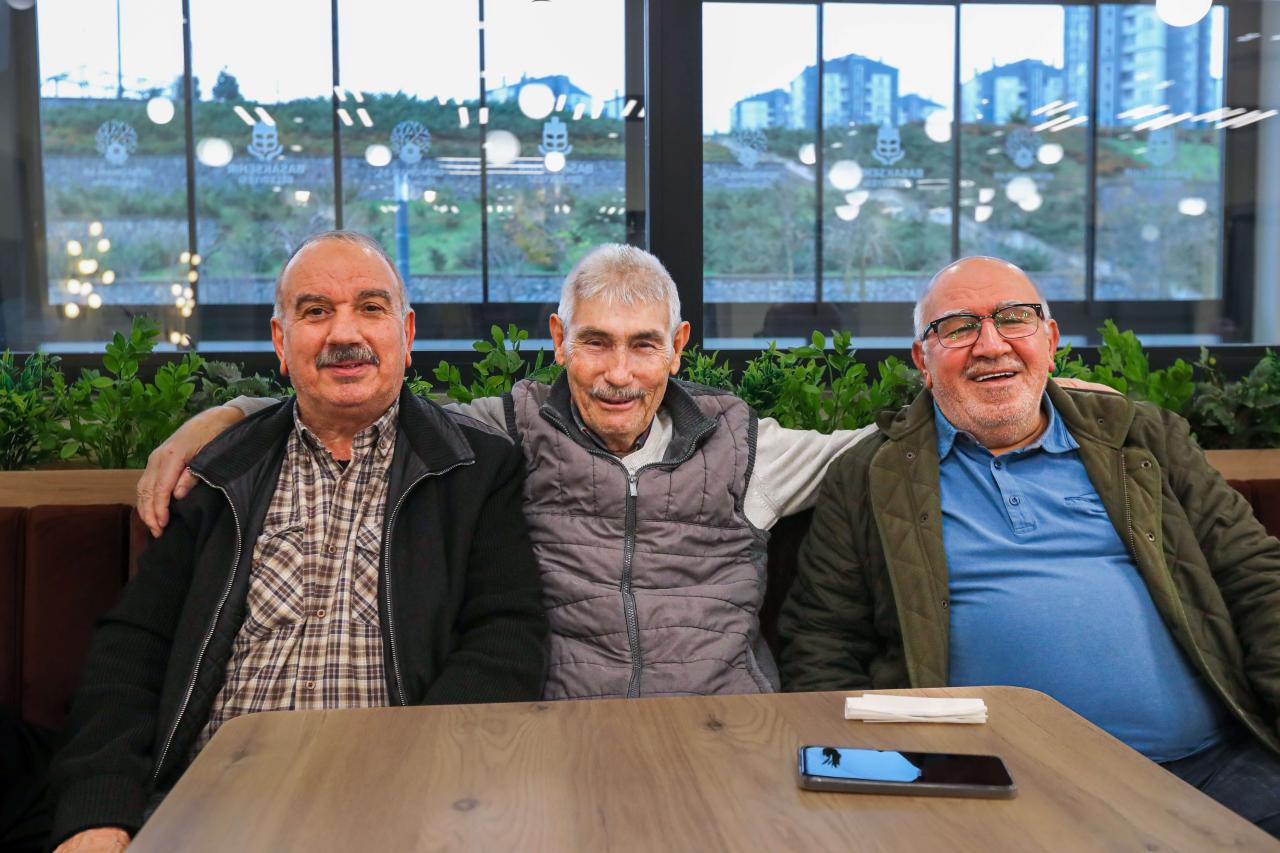 BAŞAKŞEHİR'İN EN BÜYÜK BİZİM ÇINARLAR YAŞAM MERKEZİ AÇILDI