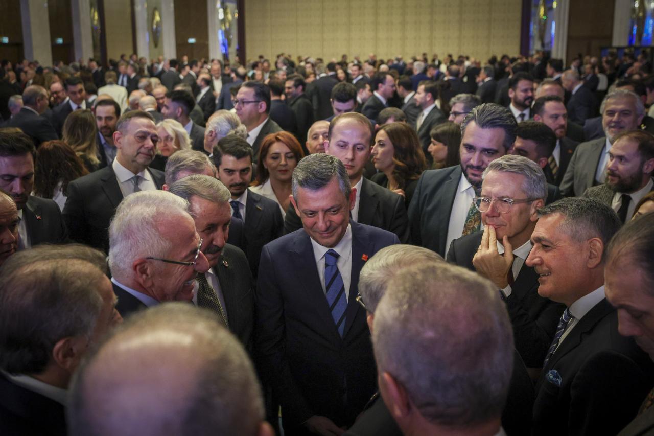 CHP Lideri Özgür Özel, TÜSİAD Yüksek İstişare Konseyi Kokteyline Katıldı