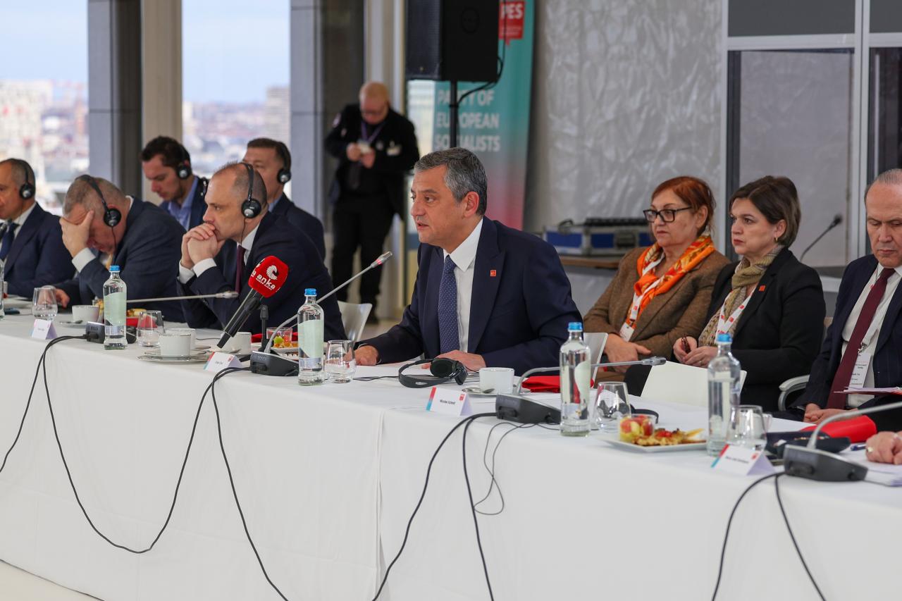 CHP Lideri Özgür Özel Brüksel’de: “Erdoğan’ın veya Bir Başka Otoriter Liderin Size Vaat Ettiği, İstikrar Değildir”