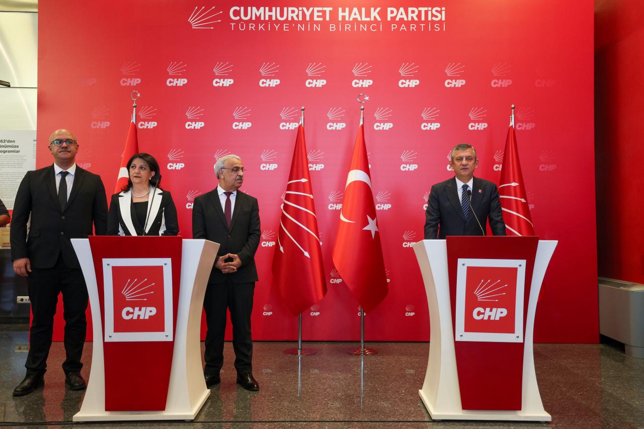 CHP Lideri Özgür Özel: “Türk’ün De Kürt’ün De Evladının Geleceğinden Endişe Duymadığı Yarınları Umut Ediyoruz”