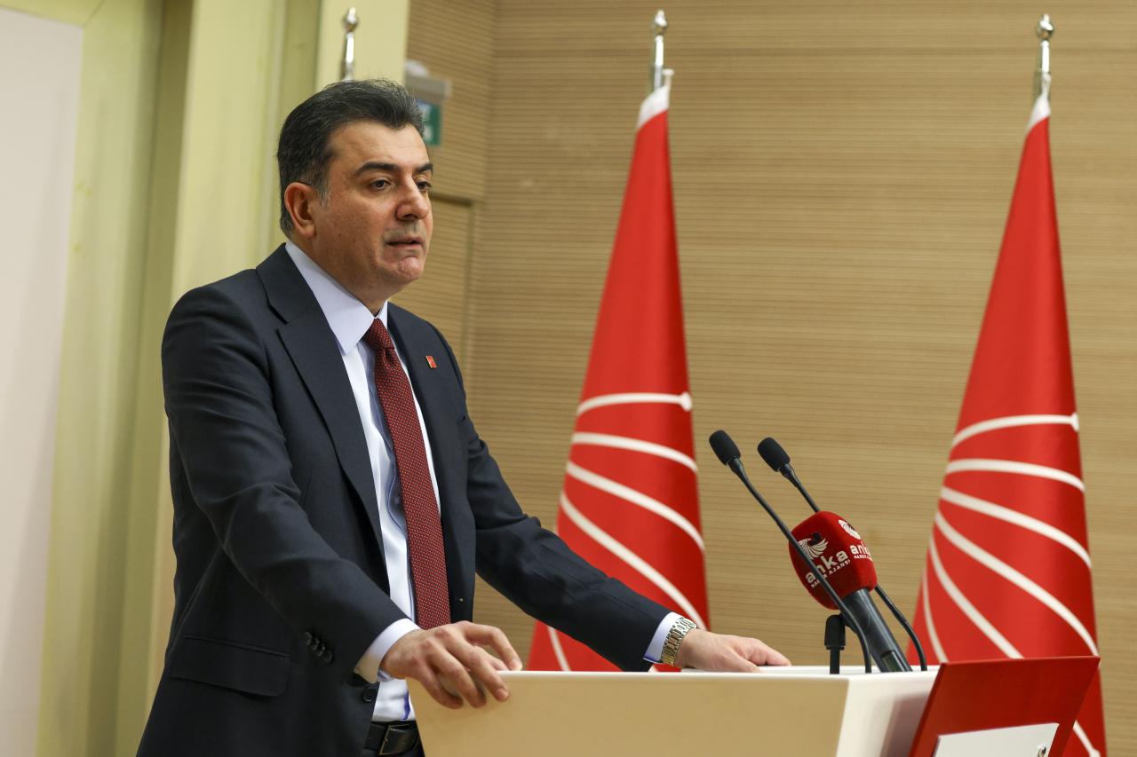 Zeynel Emre’den, Erdoğan’ın CHP’yi Hedef Alan Sözlerine Yanıt: Evi Camdan Olan, Başkasının Evine Taş Atmayacak