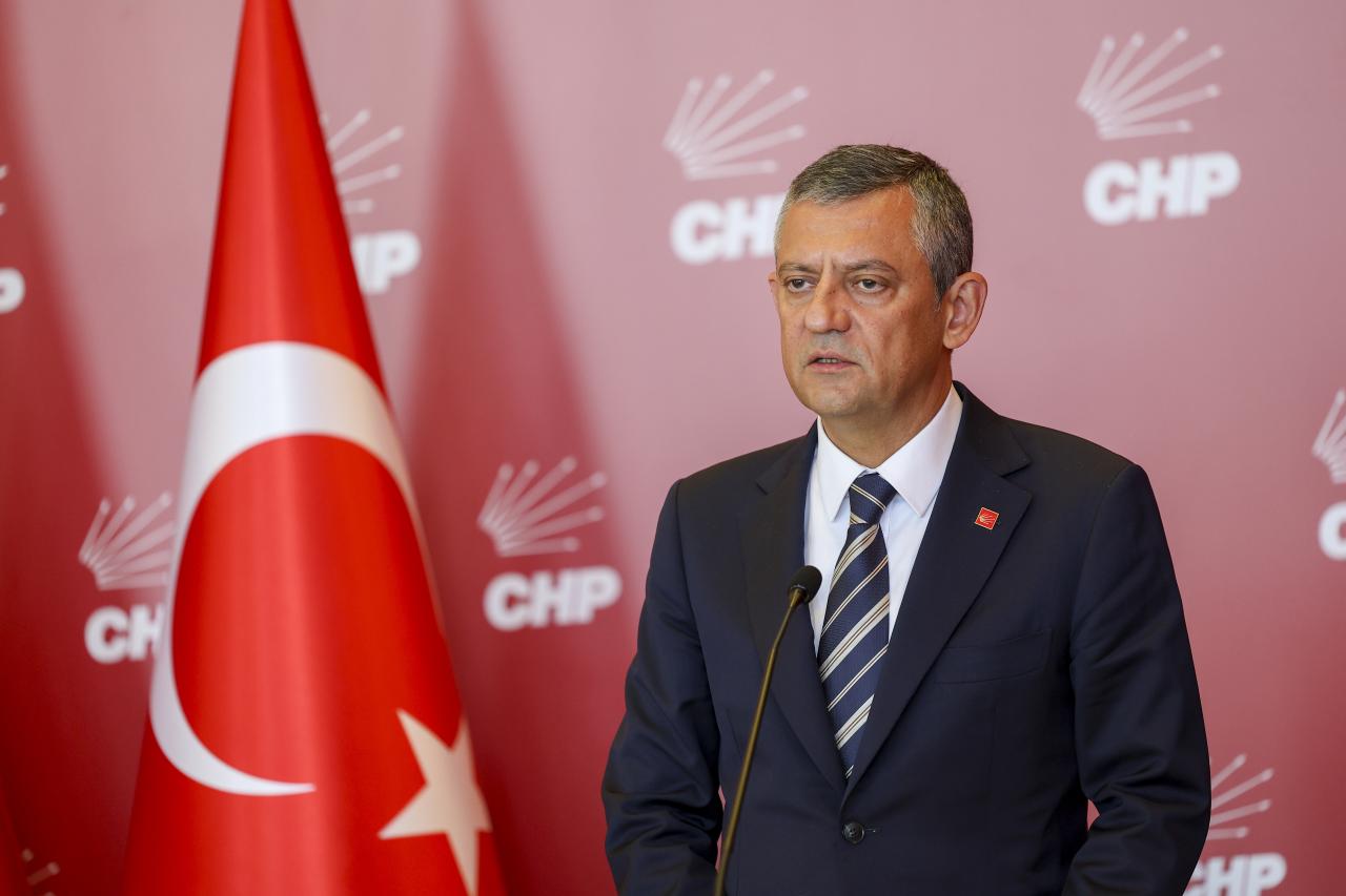 CHP Lideri Özgür Özel’den Cumhurbaşkanı Erdoğan’a ‘Maduro’ Tepkisi: “Bu Fotoğraf Karşısında Susuyorsun”