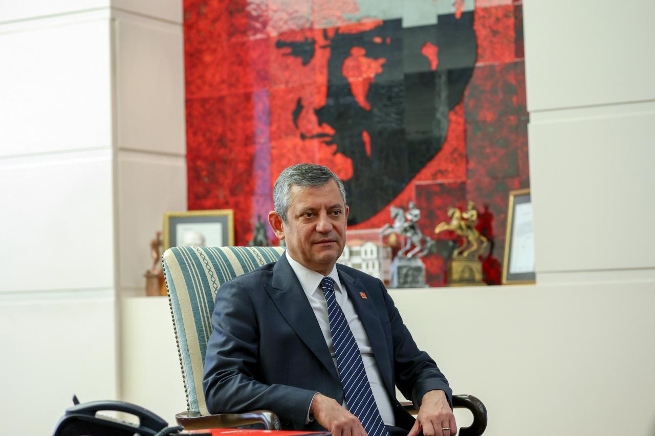 CHP Lideri Özgür Özel, Gazeteci Metin Göktepe'yi Andı: “Hakikatin İzini Sürdüğü İçin Katledildi”