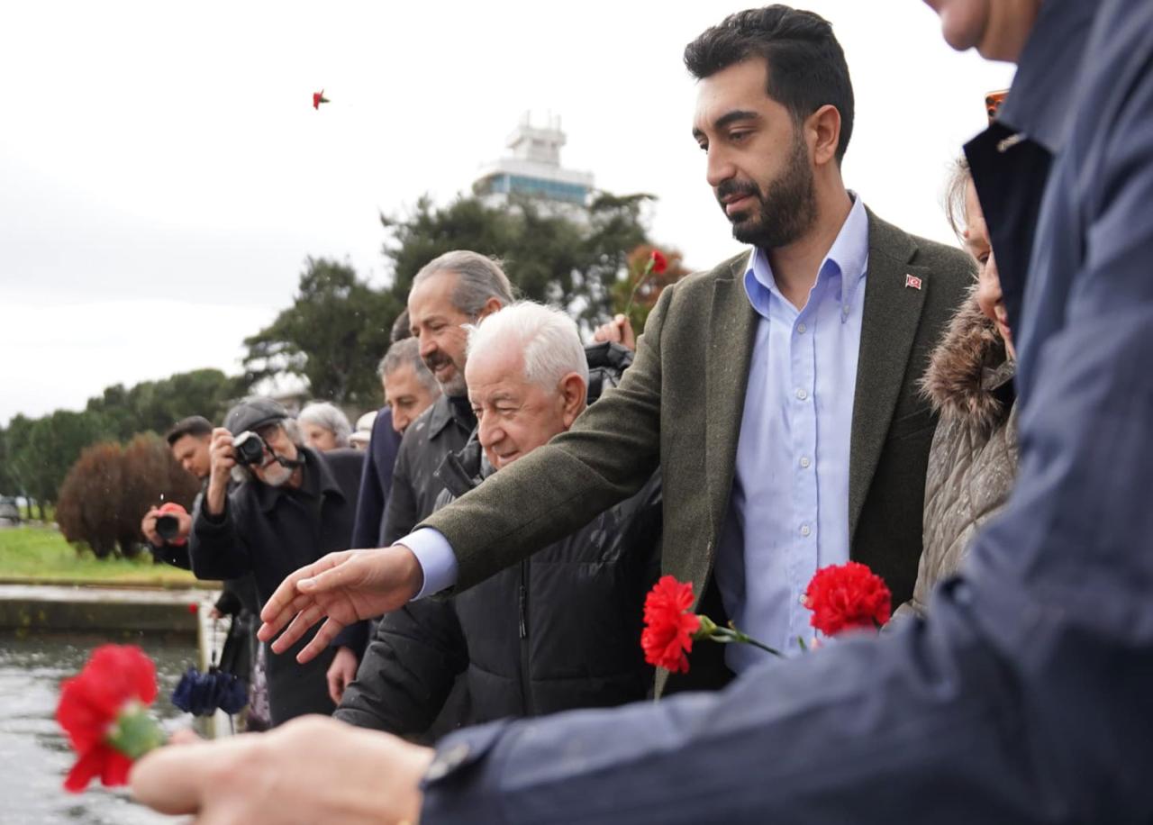 103. yılında Tuzla’da mübadiller anıldı; karanfiller denize bırakıldı