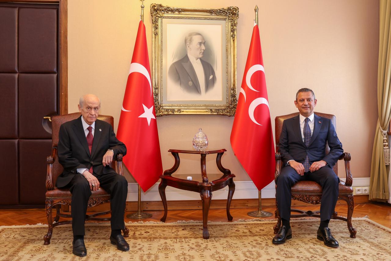 CHP Genel Başkanı Özgür Özel, MHP Genel Başkanı Devlet Bahçeli ile Telefonda Görüştü
