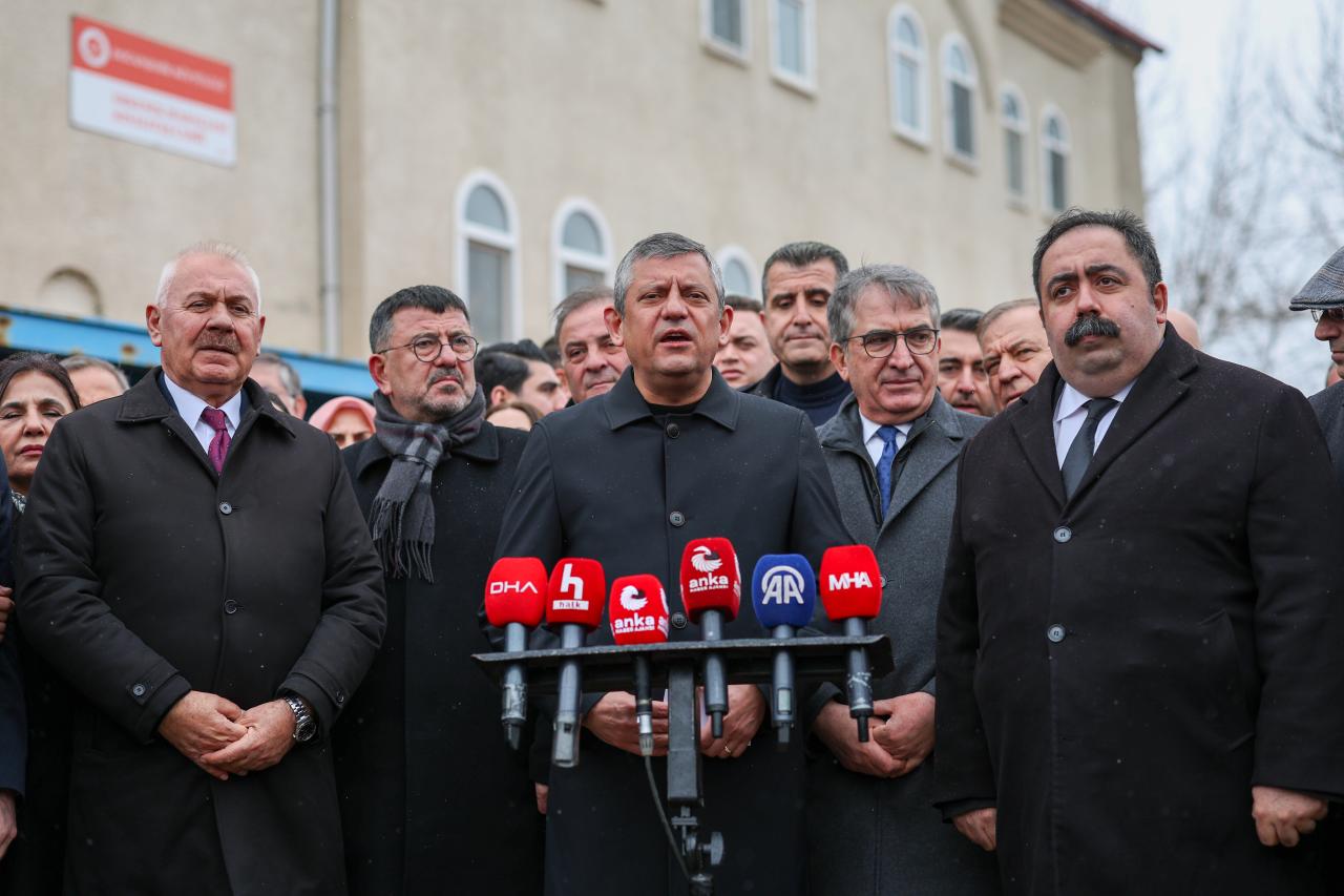 CHP Lideri Özgür Özel: “Deprem Konutlarından Para Almayacağını İlan Etsin, Ağız Dolusu Teşekkür Edeceğim Tayyip Bey’e”