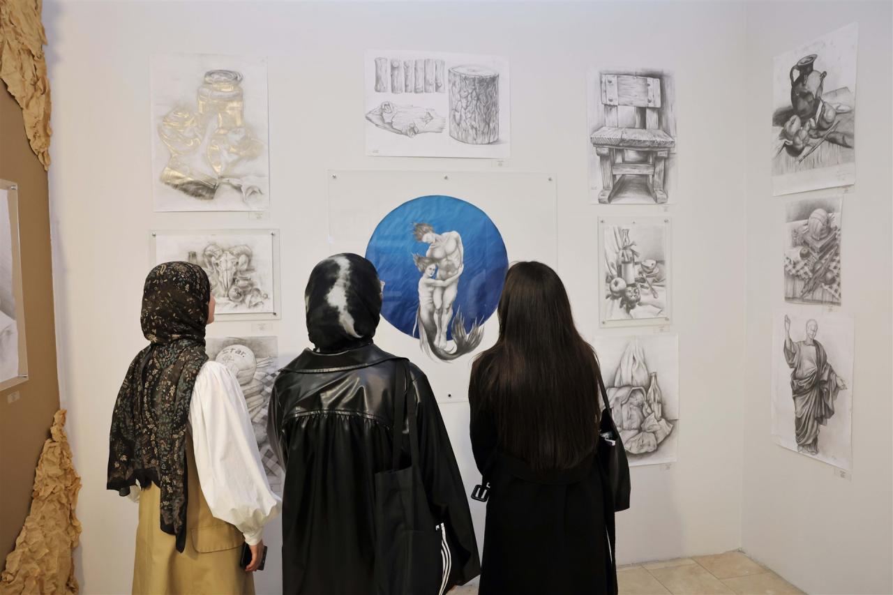 28 GÜZEL SANATLAR AKADEMİSİ ÖĞRENCİSİNDEN ‘KABUK’ SERGİSİ