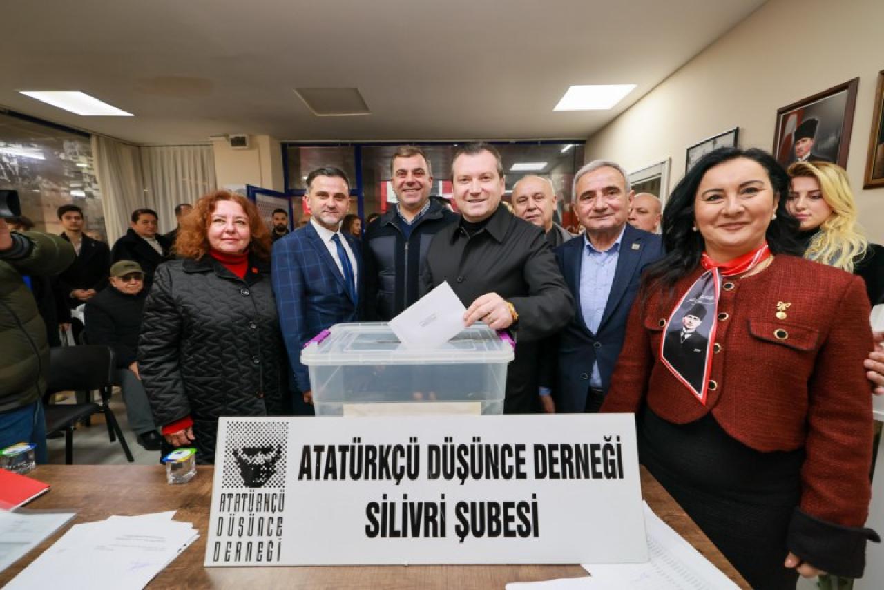 Başkan Balcıoğlu Atatürkçü Düşünce Derneği olağan kongresine katıldı