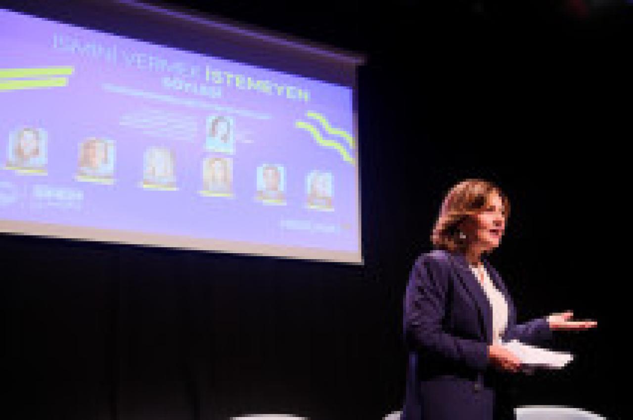 Üsküdar’da “İsmini Vermek İstemeyen Söyleşi” ile Kadınların Sessiz Kalan Sorunları Konuşuldu