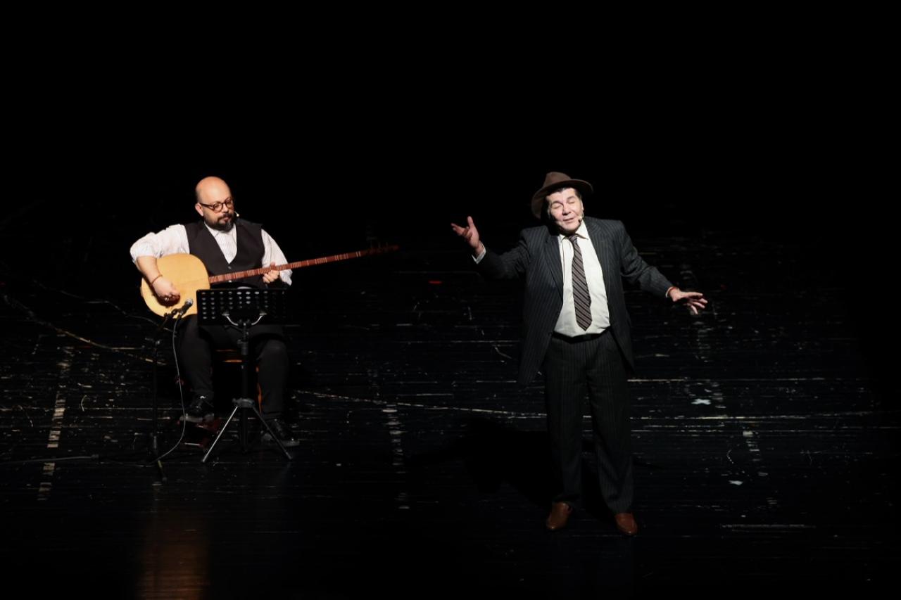 ‘VELİ’NİN OĞLU ORHAN’ KÜÇÜKÇEKMECE’DE SEYİRCİYLE BULUŞTU