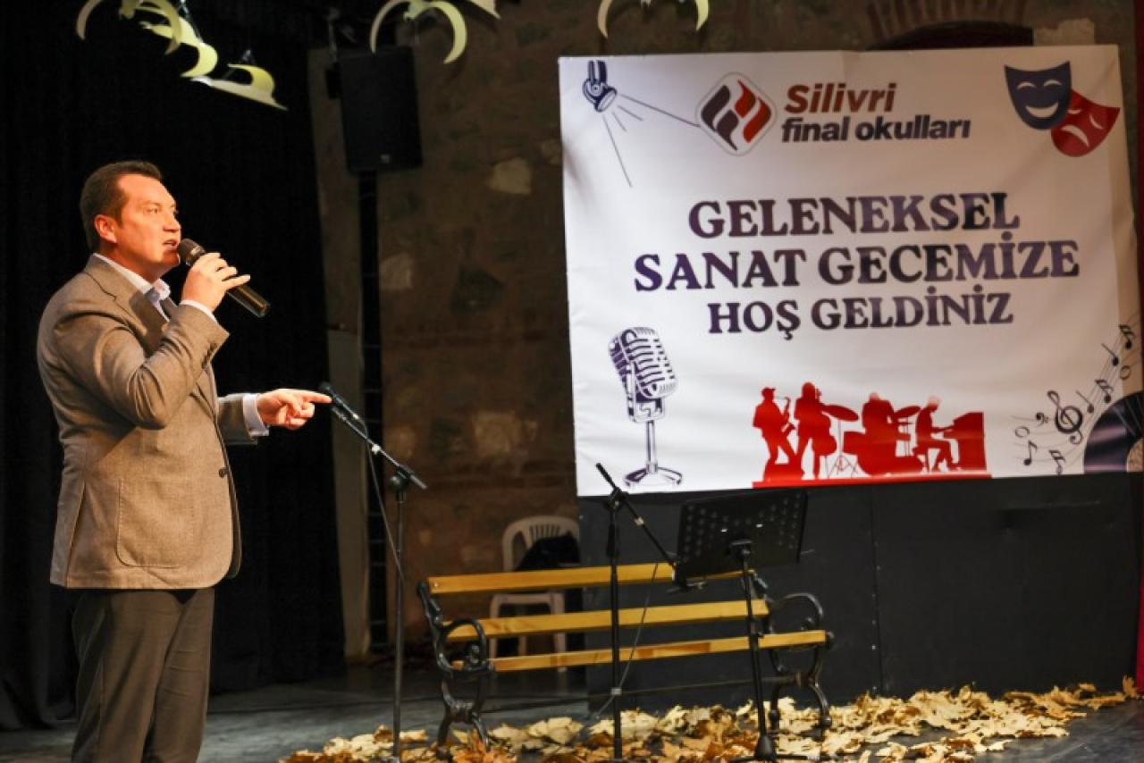 Başkan Balcıoğlu, Final Okulları’nın düzenlediği Sanat Gecesi’ne katıldı