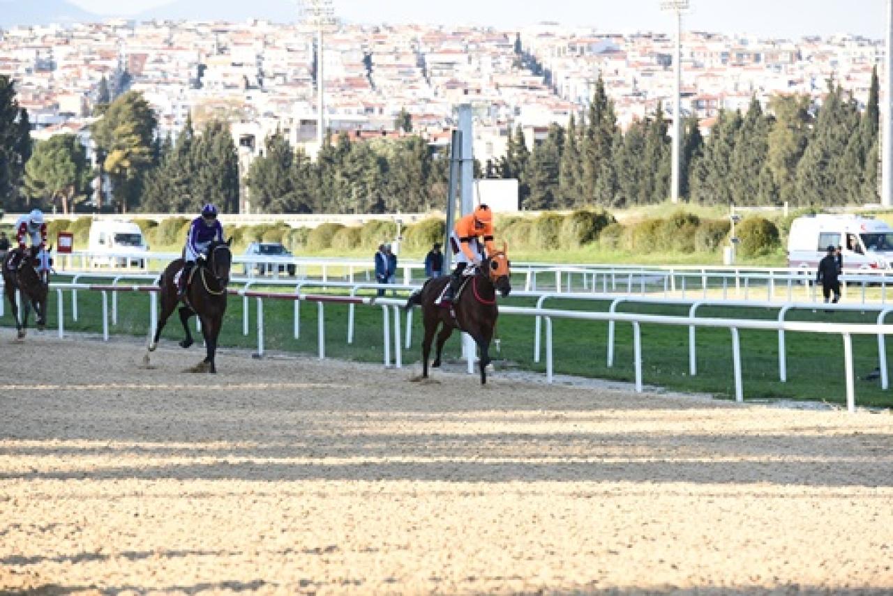 Buca Belediye Başkanlığı Koşusu'nu Önderbeyim kazandı