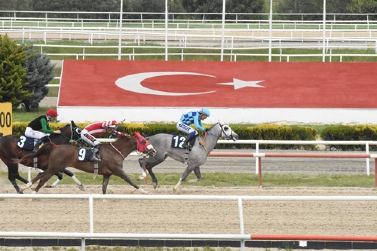 Bursa ve Şanlıurfa'da ilkbahar - yaz yarış sezonu başladı
