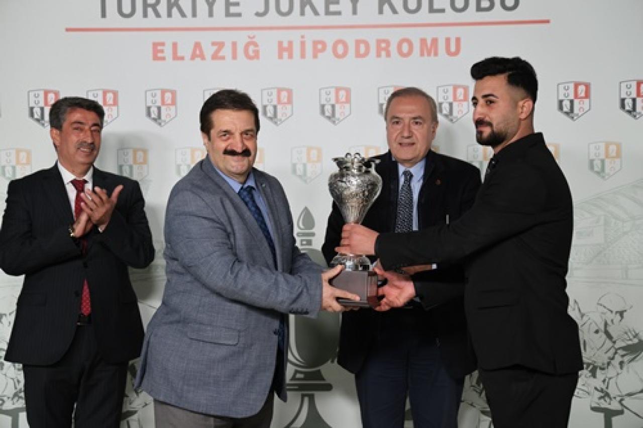 Elazığ Belediye Başkanlığı Koşusu’nda galibiyete uzanan Tribal Chief oldu