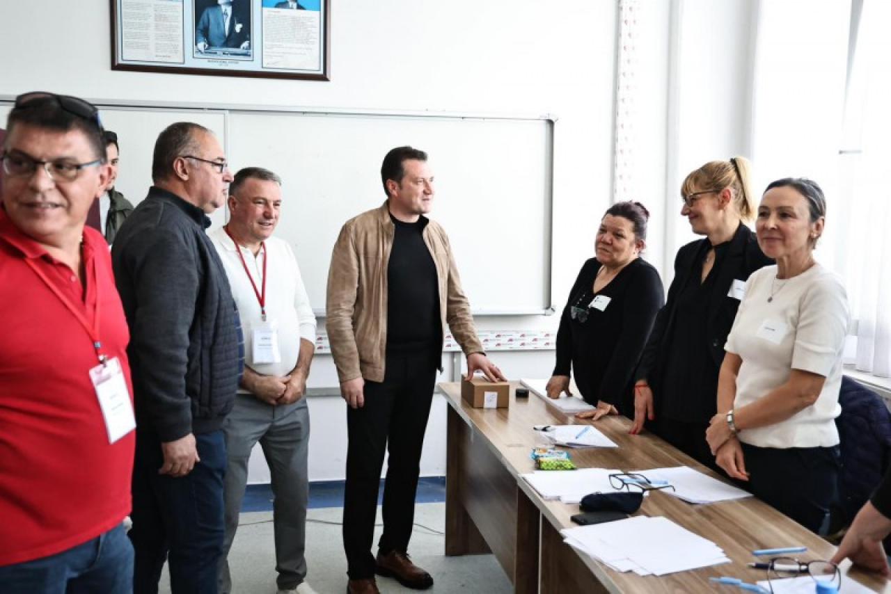 Başkan Balcıoğlu, Bulgaristan çifte vatandaşları sandık başında ziyaret etti