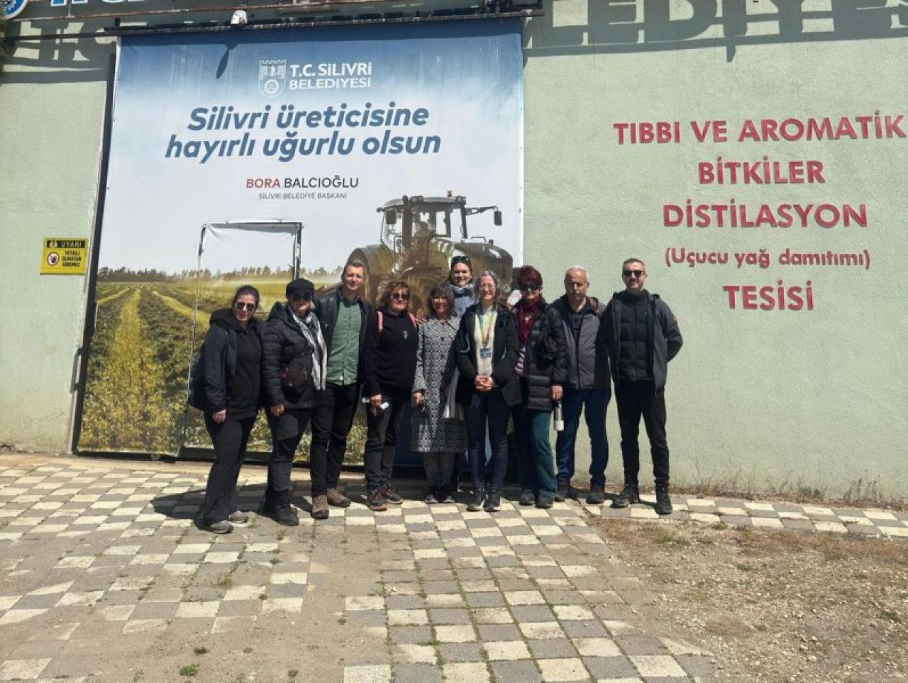 Enstitü İstanbul İSMEK Sarıyer Eğitim Merkezi kursiyerleri TÜRAM’ı ziyaret etti