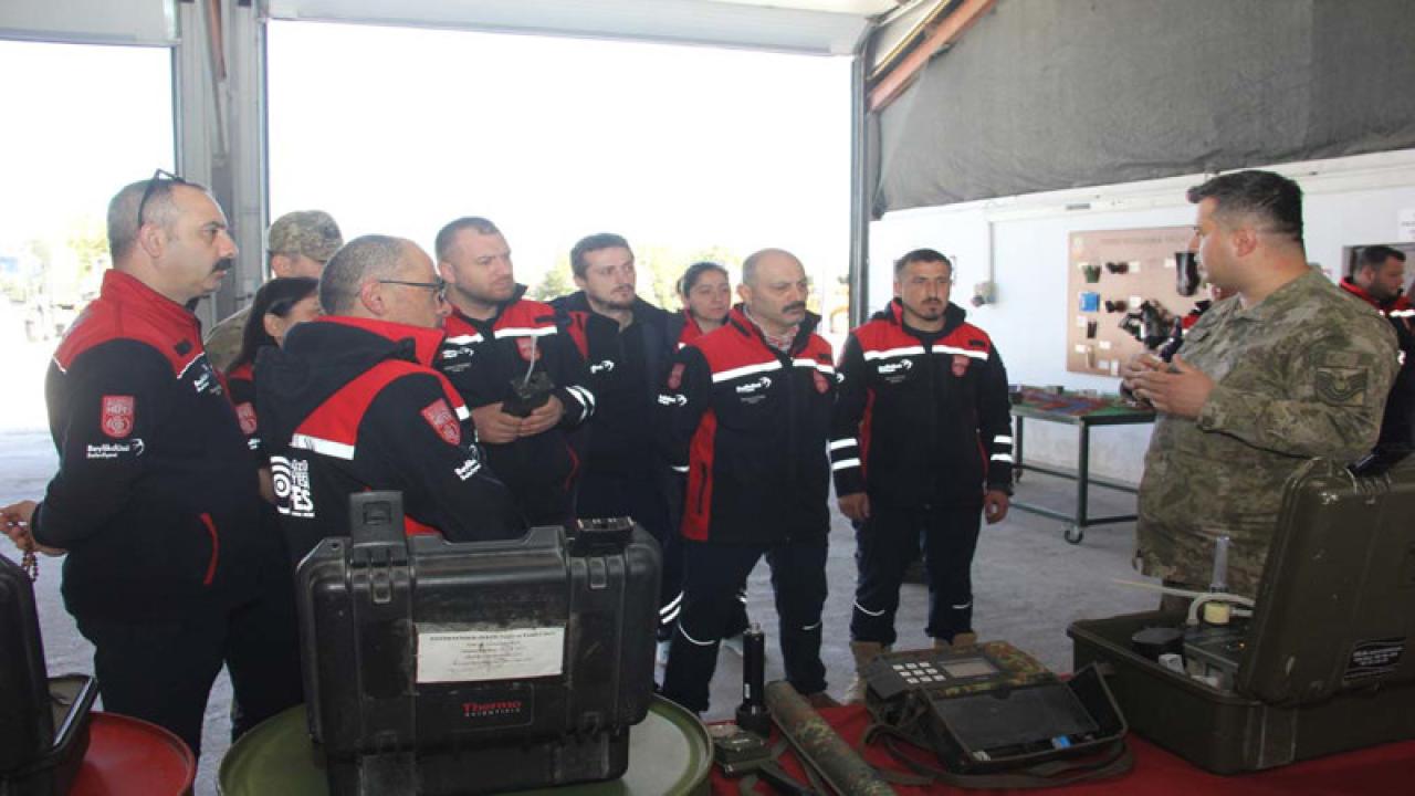 BEYLİKDÜZÜ BELEDİYESİ AFET ALANINDA BİR İLKE DAHA İMZA ATTI