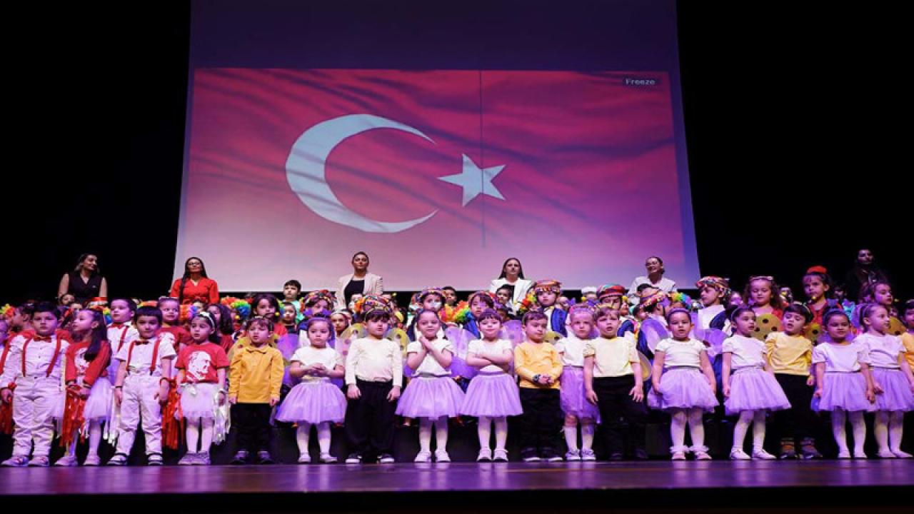 BEYLİKDÜZÜ’NDE 23 NİSAN COŞKUSU MİNİKLERİN GÖSTERİLERİYLE BAŞLADI