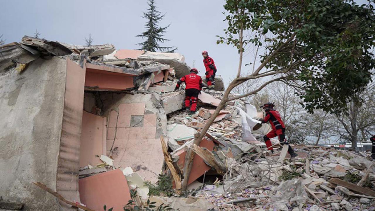 AFETLERE HAZIRLIKTA ÖRNEK ADIM: BEYLİKDÜZÜ’NDE KAPSAMLI TATBİKAT