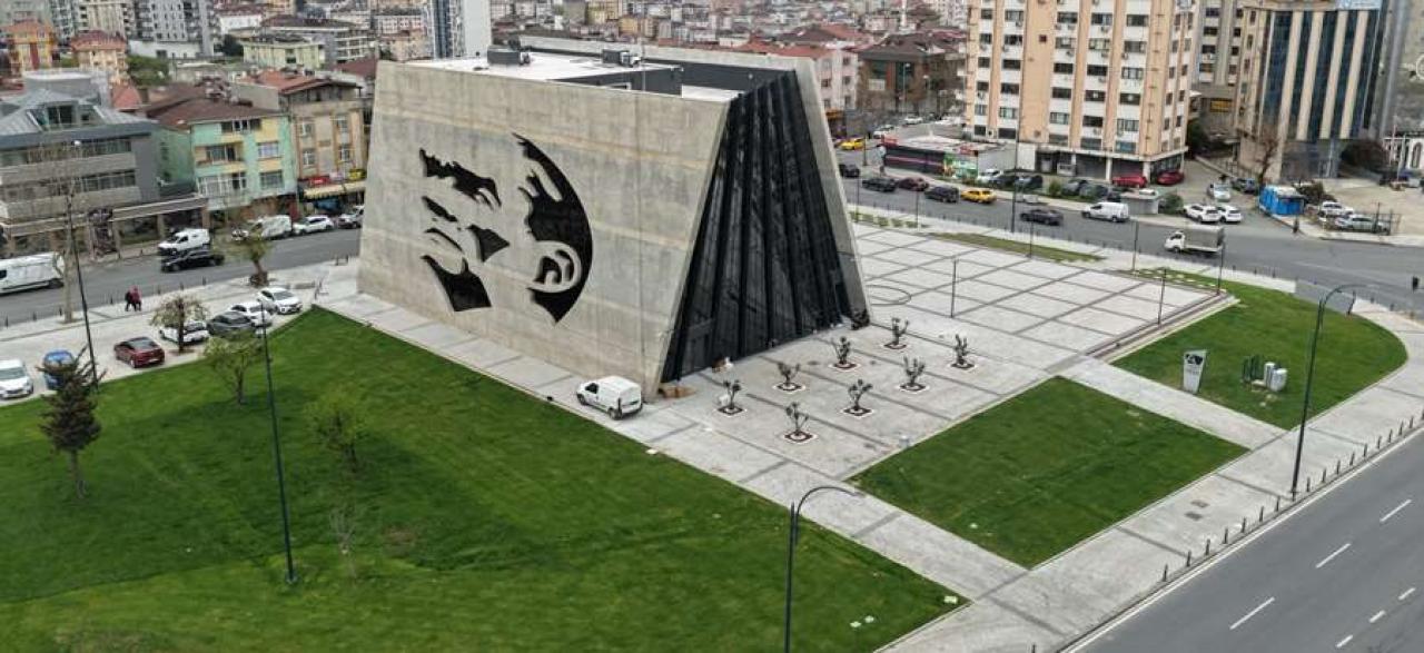 YÜZÜNCÜ YIL ATATÜRK KÜTÜPHANESİ KAPILARINI AÇTI