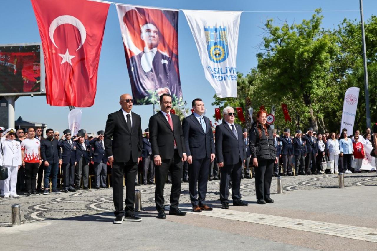 Başkan Balcıoğlu, 19 Mayıs nedeniyle çelenk sunma törenine katıldı