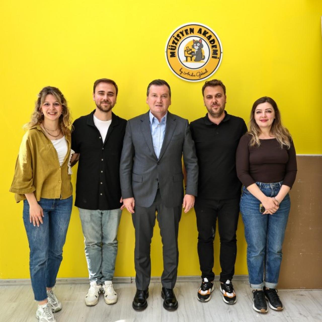 Başkan Balcıoğlu, Müzisyen Akademi’yi ziyaret etti