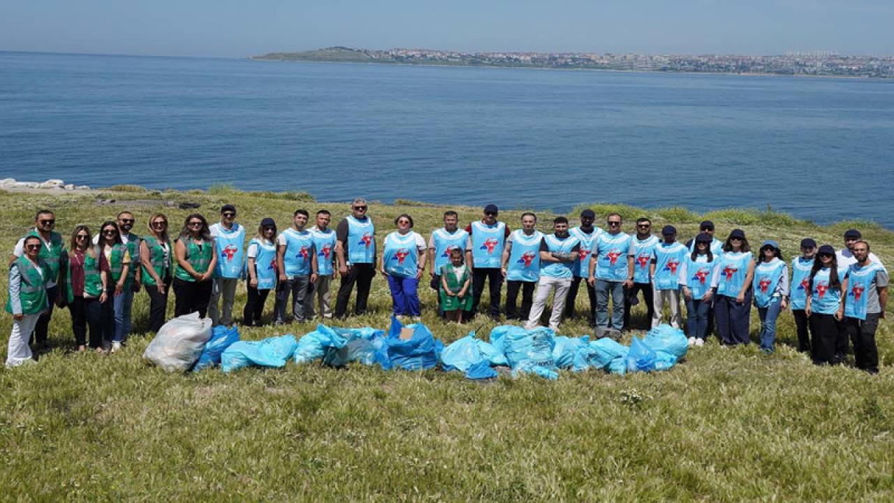 BEYLİKDÜZÜ’NDE DÜNYA ÇEVRE GÜNÜ’NE ÖZEL KIYI TEMİZLİĞİ