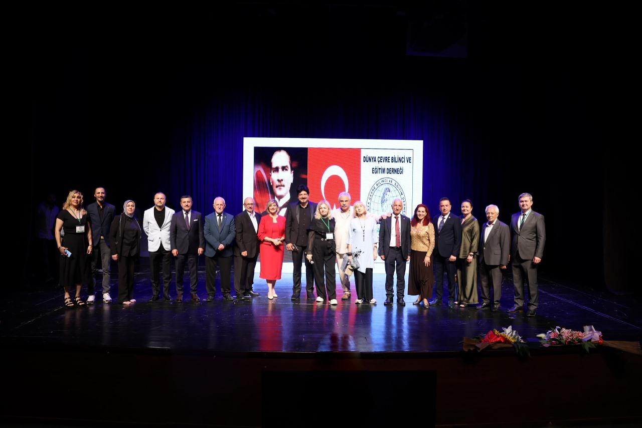 BAŞKAN ÇEBİ’YE HALKA HİZMET ONUR EMEK ÖDÜLÜ