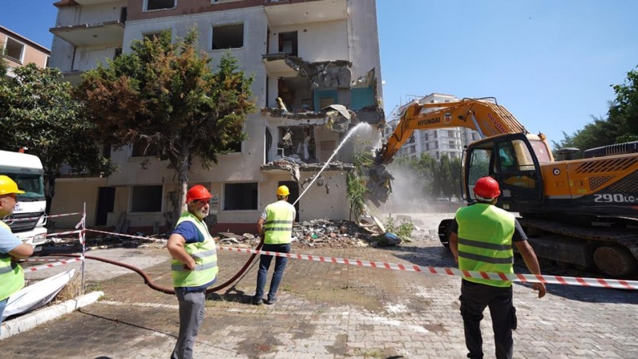 BEYLİKDÜZÜ’NDE RİSKLİ YAPILARIN DÖNÜŞÜMÜ DEVAM EDİYOR