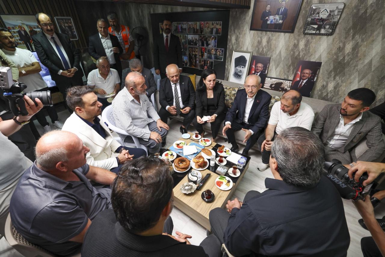 CHP Genel Başkanı Kemal Kılıçdaroğlu, Ankara Rüzgarlı İnşaat Malzemecileri Kooperatifi’ni Ziyaret Etti