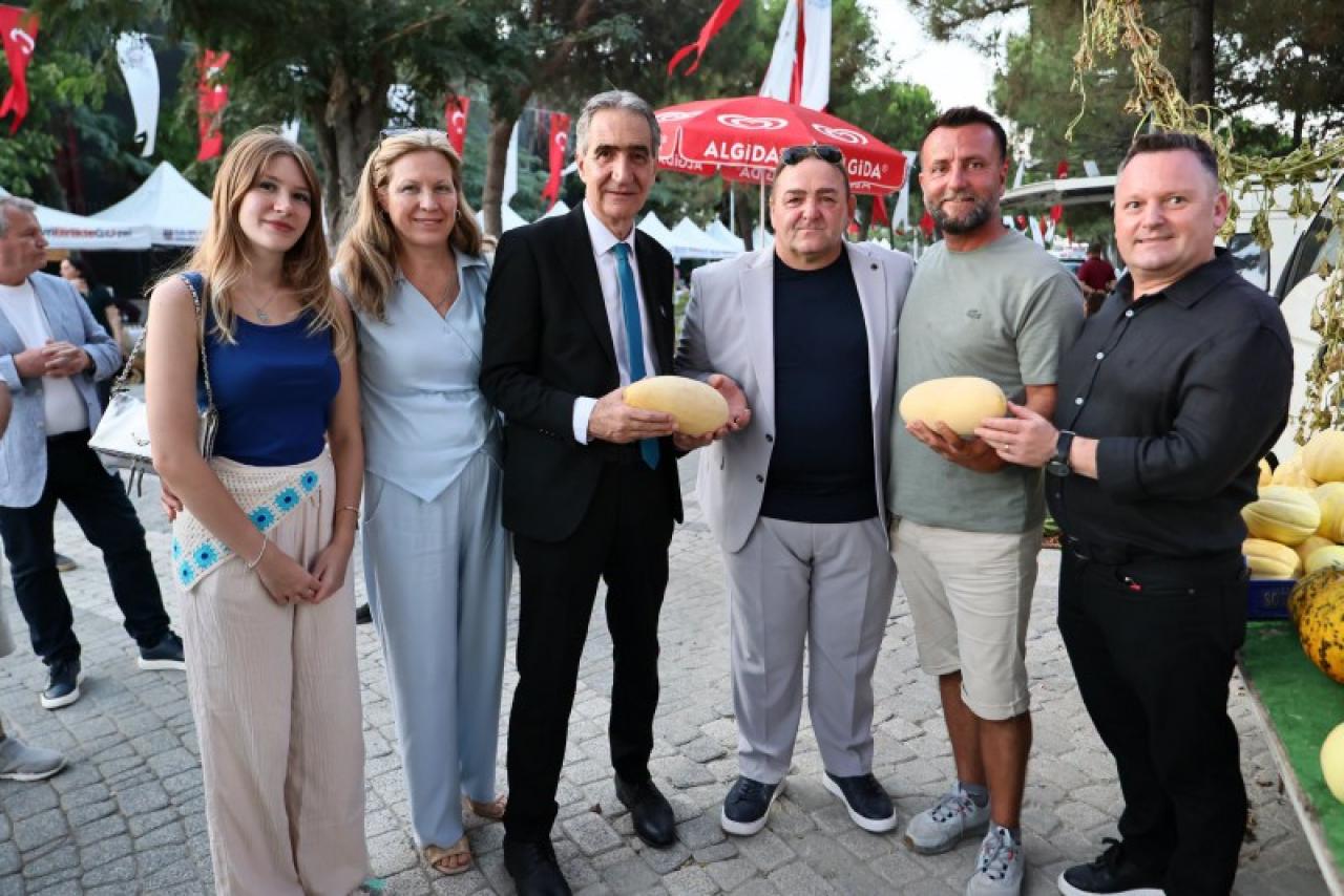 Selimpaşa’nın Simgesi Topatan Kavunu ve Meşhur Bamyası Tezgâhlardaki Yerini Aldı