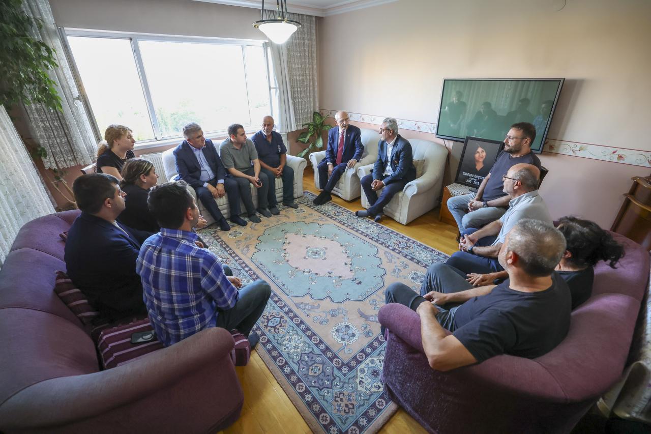 CHP Genel Başkanı Kemal Kılıçdaroğlu’ndan, Dürdane Kırçuval’ın Ailesine Taziye Ziyareti